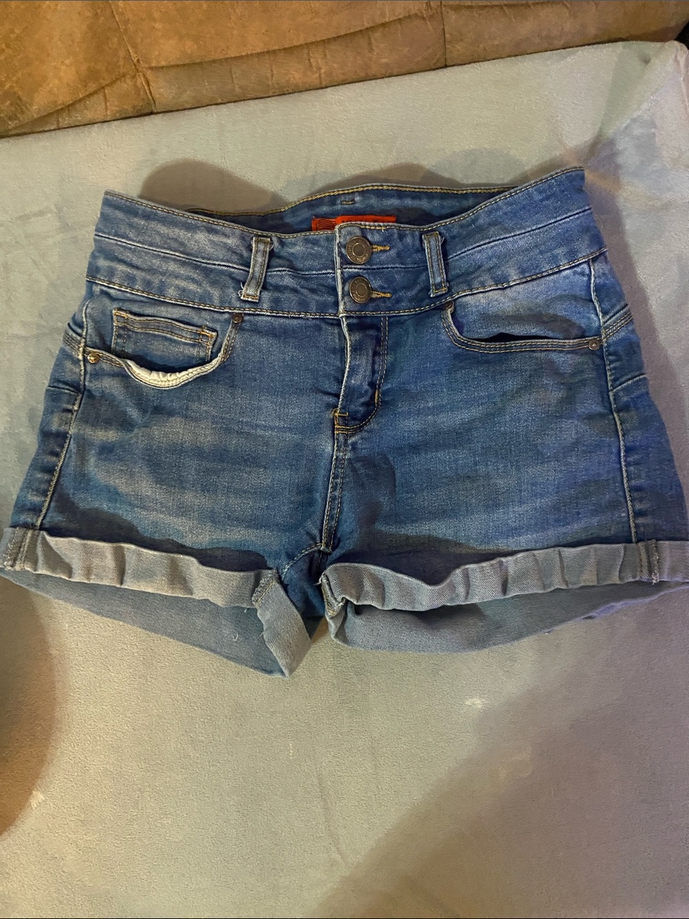 Wax Jean Women's Medium Blue Rolled-Hem Denim Shorts